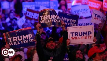 US election: Puerto Rico joke at Trump rally draws backlash