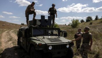 Ucrania acusa a soldados rusos de ejecutar a dos militares ucranianos capturados