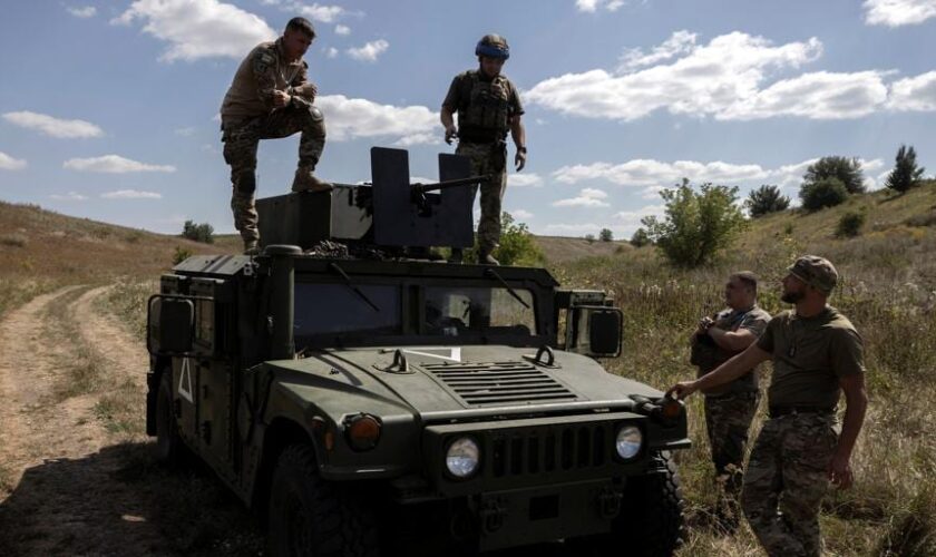 Ucrania acusa a soldados rusos de ejecutar a dos militares ucranianos capturados