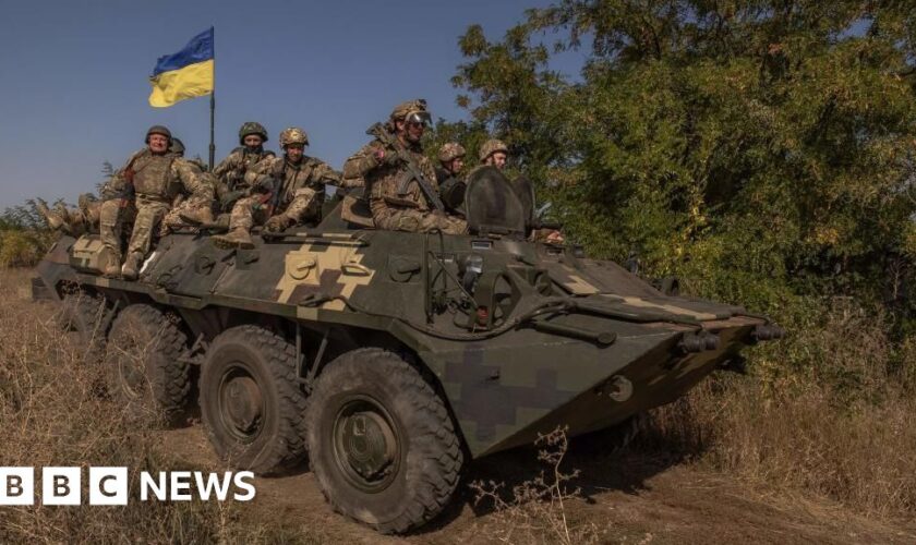 Ukraine in new mobilisation drive as Russia advances