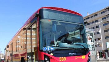 Un conductor de Tussam revela por qué los autobuses vienen a veces seguidos