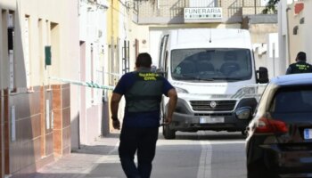 Un hombre mata a su mujer y se entrega a la Policía en La Mojonera, Almería