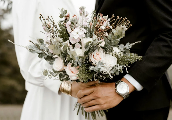 Una novia corta la relación con su hermana después de ir a su boda con un vestido de color blanco: «Se fue furiosa»