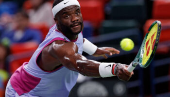 « Va te faire foutre ! » : battu et furieux, Frances Tiafoe pète un plomb et insulte l’arbitre à Shanghai