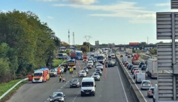 Voiture en feu, 4 blessés : un spectaculaire accident perturbe la circulation sur l’autoroute A6