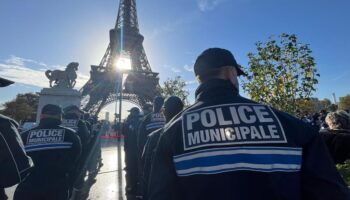 « Vous rassurez les Parisiens » : Anne Hidalgo célèbre les trois ans de sa police municipale