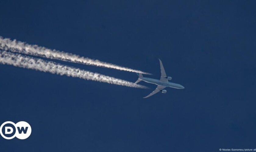 Why we should care about airplane contrails and their impact on the climate