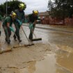 "¡Salid de ahí, ya, el río se ha desbordado!", la llamada que puso a salvo a una pareja y a sus hijos mellizos en Álora