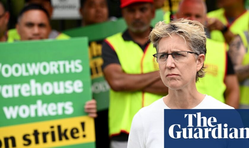 ‘Treating workers like robots’: Woolworths blamed for empty supermarket shelves as warehouse strikes continue