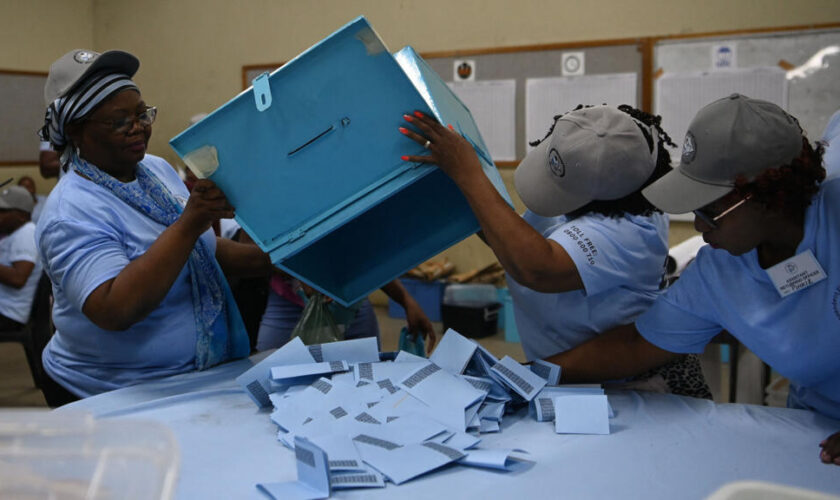 Législatives au Botswana : le président reconnaît la victoire de l'opposition