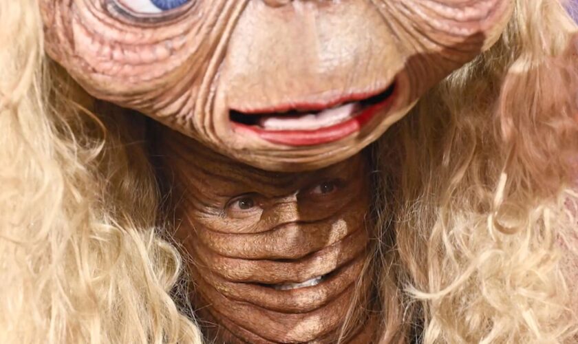 Heidi-Ween 2024: Geheimnis gelüftet: Für ihr E.T.-Kostüm trägt Heidi Klum sogar eine Windel