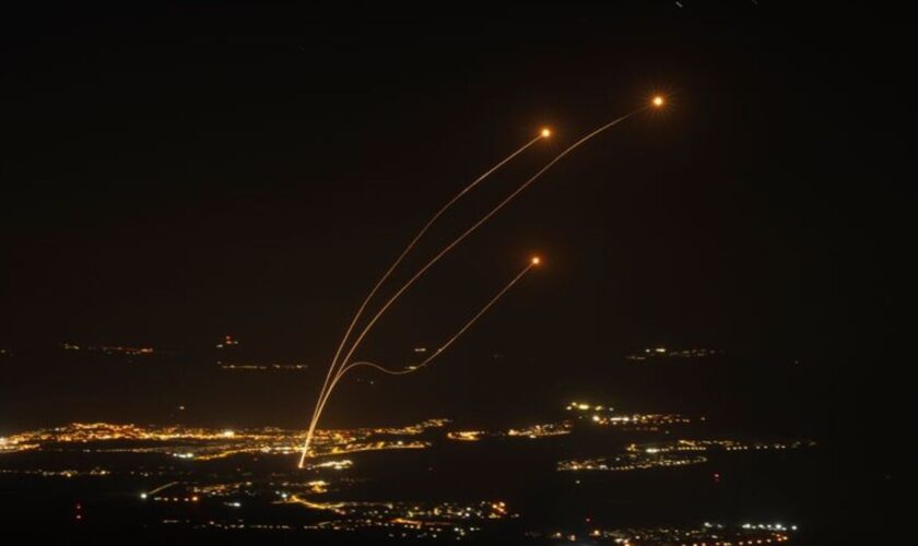 Aus dem Libanon wurden wieder Raketen auf Israel abgefeuert - diesmal auf das Zentrum des Landes. (Symbolbild) Foto: Leo Correa/