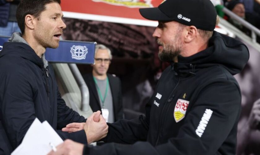 Xabi Alonso und Sebastian Hoeneß waren sich in ihrer Spielanalyse weitgehend einig. Foto: Rolf Vennenbernd/dpa