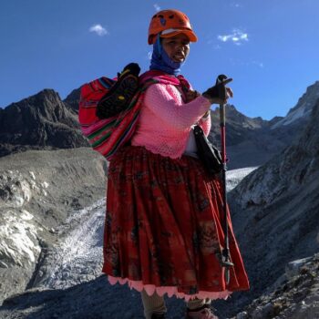 Sur les plus hauts sommets de Bolivie avec une “cholita escaladora”