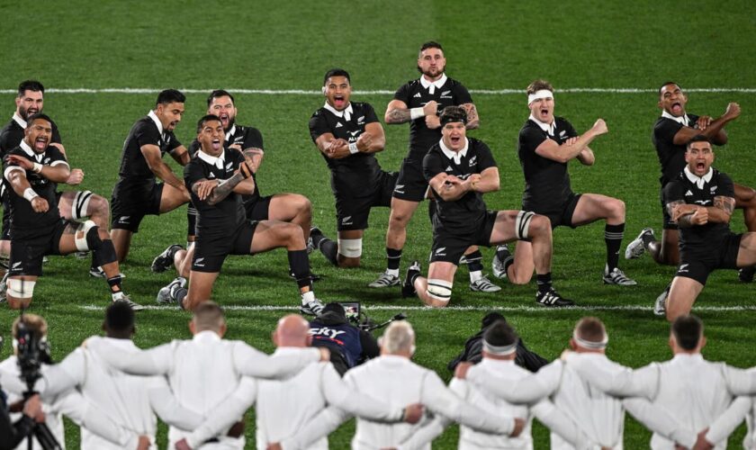 England vs New Zealand LIVE rugby: All Blacks visit Twickenham after haka controversy