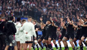 England step forward as All Blacks perform the Haka after pre-match controversy