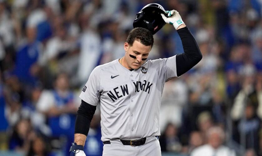 Yankees decline Anthony Rizzo's $17.5 million team option as offseason moves begin