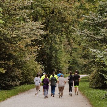 Gemeinsam laufen: Wie Sport als Antidepressivum wirken kann