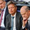 Finanzminister Christian Lindner (links, FDP), Wirtschaftsminister Robert Habeck (Mitte, Grüne) und Kanzler Olaf Scholz (rechts,