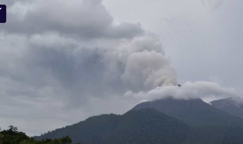 Mindestens neun Tote bei Vulkanausbruch in Indonesien