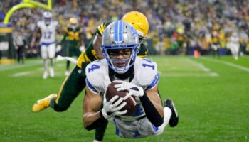 Detroit Lions maintain flying start with win over Green Bay Packers