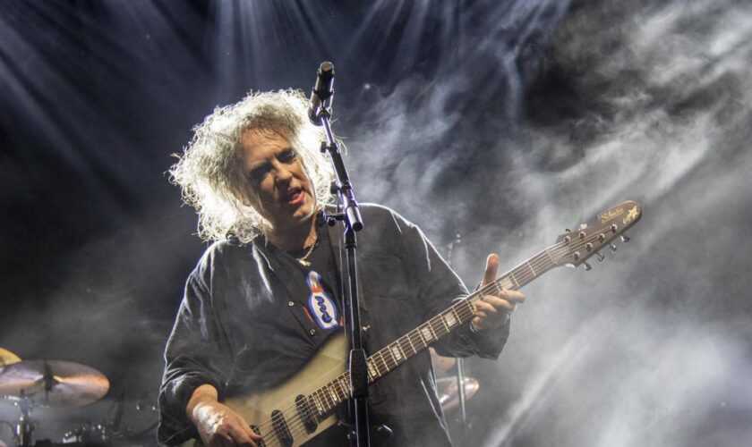 “Songs of a Lost World” : le retour de The Cure exalte les Britanniques