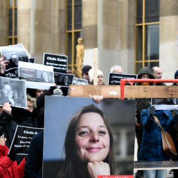 Iran : la famille de Cécile Kohler, otage française, dément ces affirmations sur sa « bonne santé »