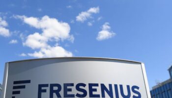 Fresenius hat erneut ein Quartal unerwartet stark abgeschlossen. (Archivbild) Foto: Arne Dedert/dpa