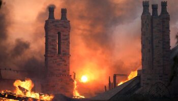 Waldbrände gefährden 3500 Häuser nahe Los Angeles