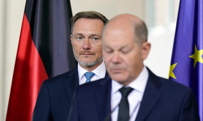 Ampel-Aus: der entlassene Finanzminister Christian Lindner und Kanzler Olaf Scholz