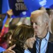 Le président américain Joe Biden et la vice-présidente Kamala Harris en campagne le 2 septembre 2024 à Pittsburgh, en Pennsylvanie (nord-est des Etats-Unis)