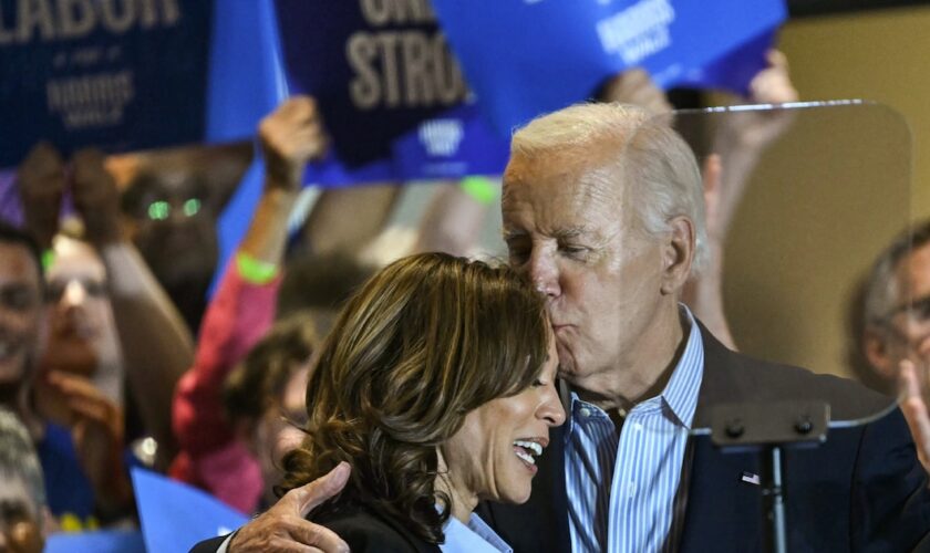 Le président américain Joe Biden et la vice-présidente Kamala Harris en campagne le 2 septembre 2024 à Pittsburgh, en Pennsylvanie (nord-est des Etats-Unis)