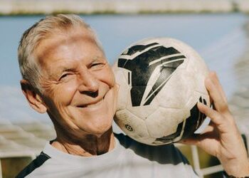 Norbert Nachtweih: Vom DDR-Fußballer zum erfolgreichen Spieler im Westen