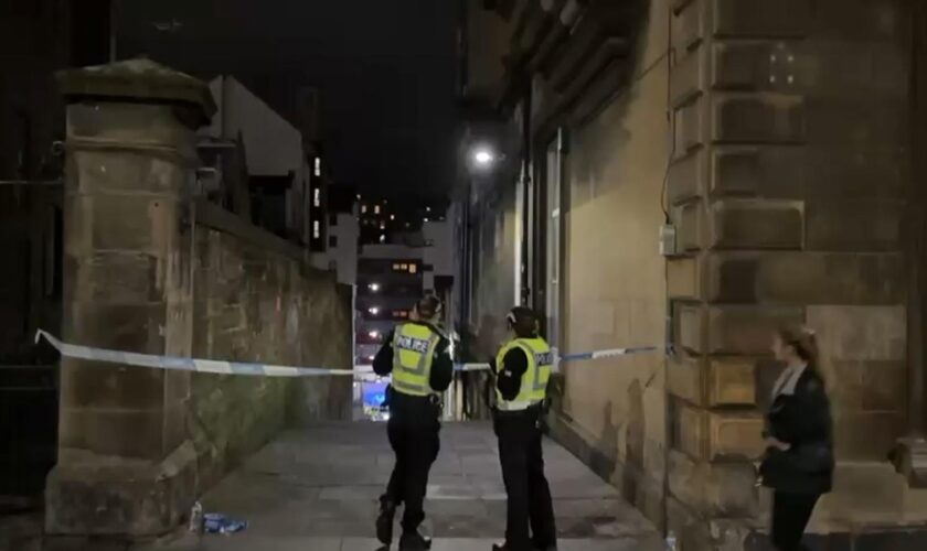 Police close roads around Cowgate in Edinburgh after incident