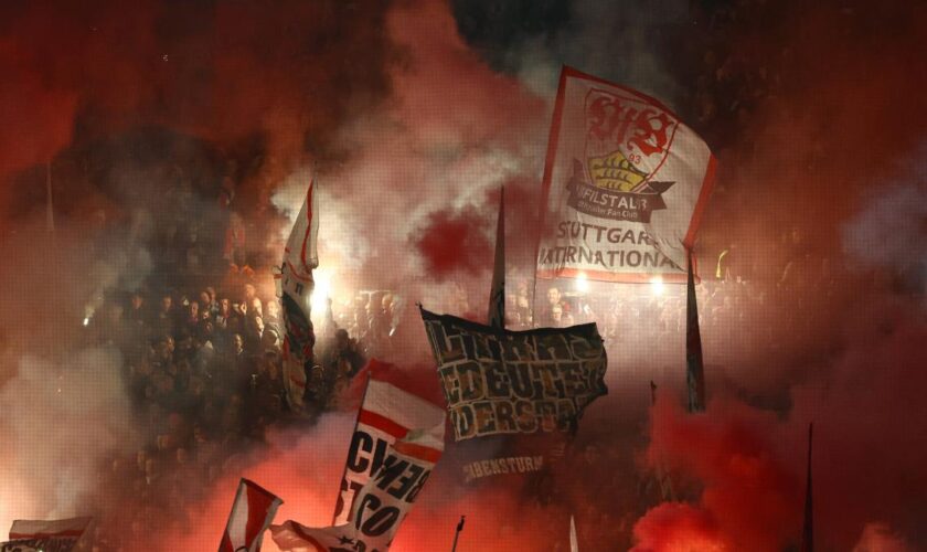 Pyro im Stadion – Fackel trifft Balljungen beim Stuttgart-Spiel am Hals