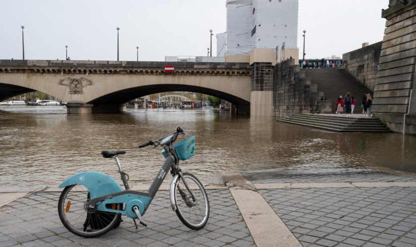 A Paris, les habitants vont être sensibilisés en 2025 au « risque inondation »