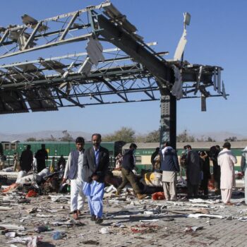 At least 20 killed in Pakistan train station bombing