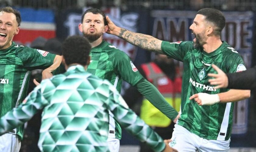 Oliver Burke brachte mit seinem Treffer das Weserstadion zum Beben. Foto: Carmen Jaspersen/dpa