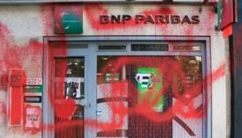 Des militants manifestent à Lille contre le rôle de BNP Paribas dans la guerre d’Israël