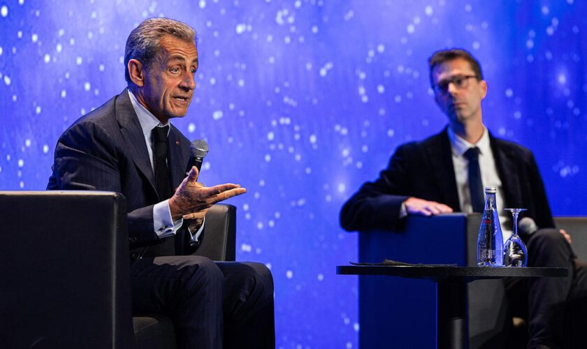 Nicolas Sarkozy livre une lourde charge contre les enseignants (et se fait reprendre de volée)