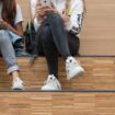 Kinder und Handys: Die tägliche Qual mit den Smartphones in der Schule