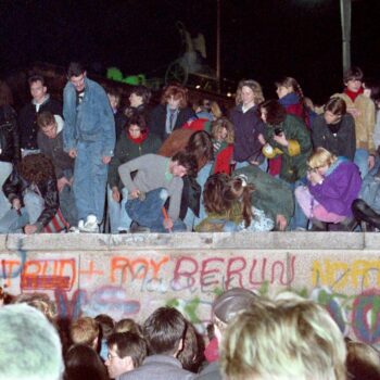 Anniversaire de la réunification allemande : un mur a chuté, et le racisme a bondi