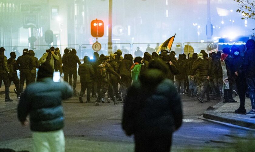 Verletzte nach Ausschreitungen: "Antisemitischer Pogrom": Fans von Maccabi Tel Aviv in Amsterdam attackiert