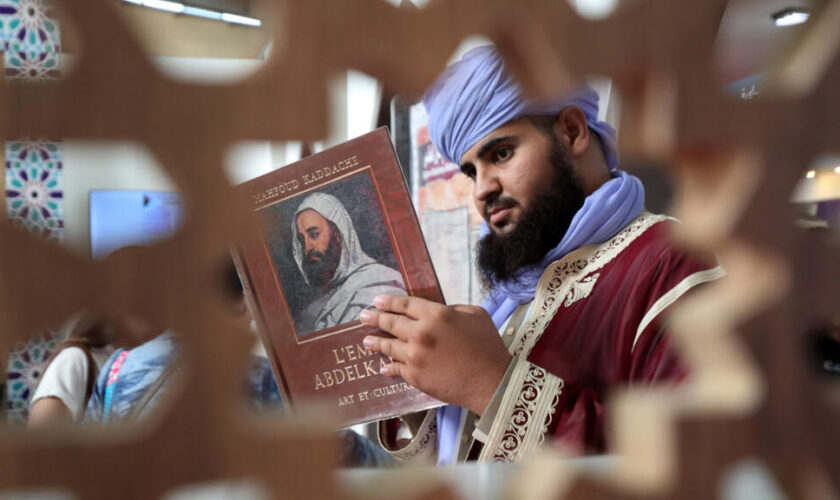 A Alger, des regrets pour l'absence du roman de Kamel Daoud au Salon du livre