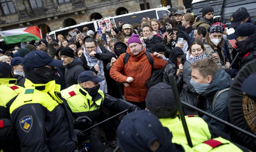 À Amsterdam, des dizaines d’arrestations lors d’une manifestation propalestinienne interdite