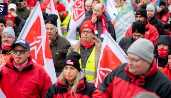 Mehr Geld für Metaller: In der Nacht auf Dienstag soll der Tarifvertrag stehen