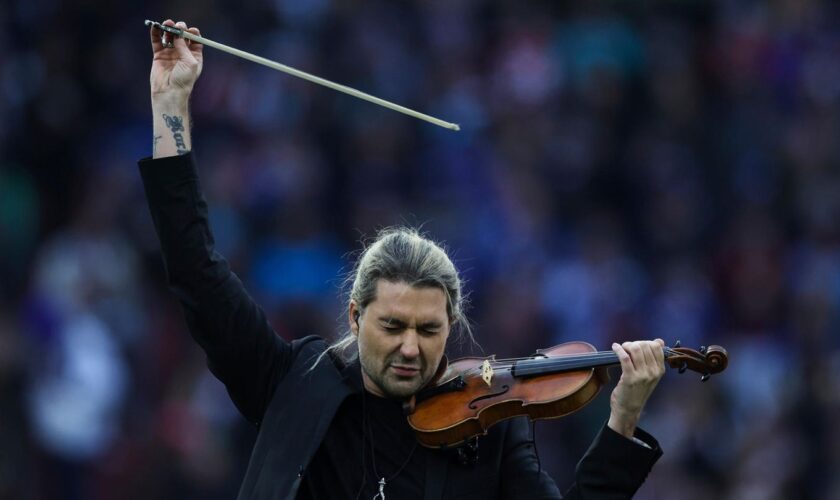 NFL-Spiel in München: « Unglaublich schön »: Star-Geiger David Garrett sorgt für Gänsehaut-Moment