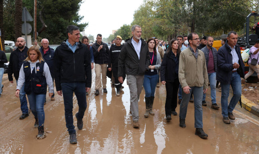 Inondations en Espagne : le Premier ministre Pedro Sánchez annonce près de 4 milliards d’euros supplémentaires en soutien aux sinistrés