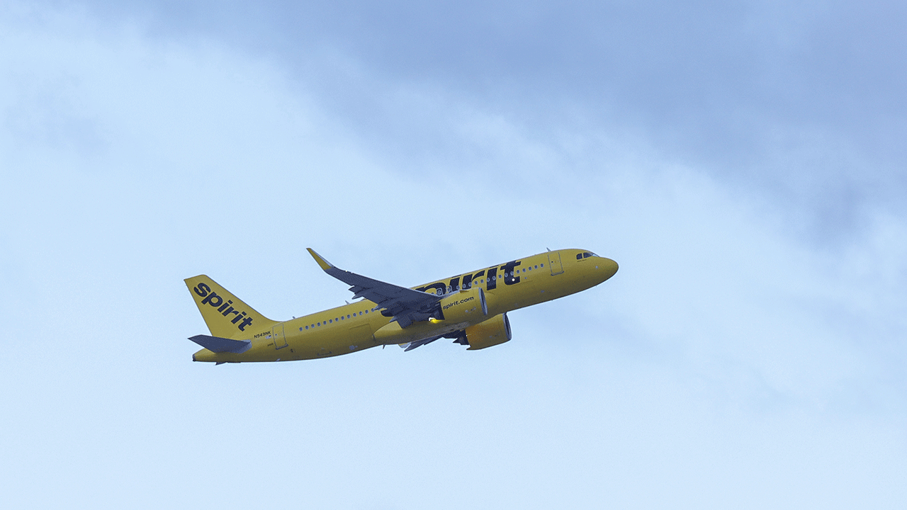 spirit-airlines-flight