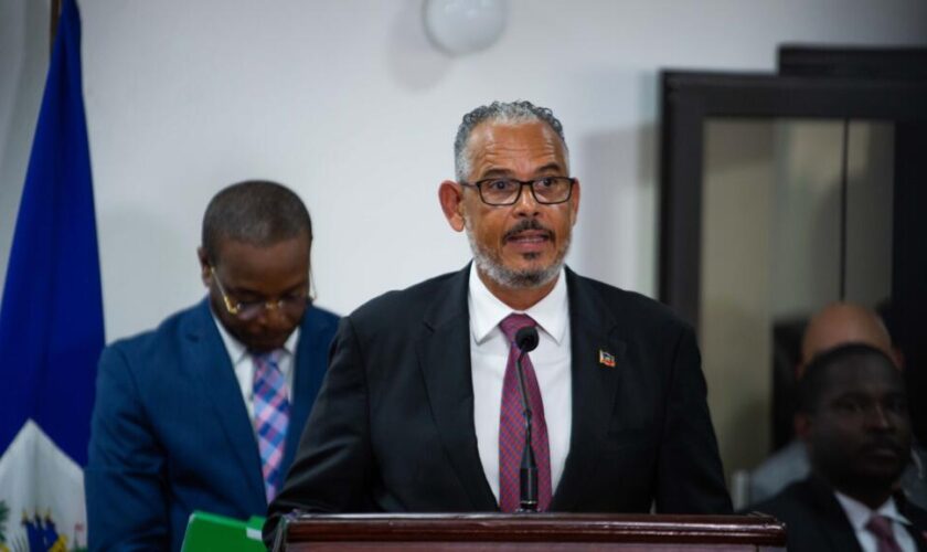 Un nouveau Premier ministre en Haïti, tirs sur un avion de ligne américain